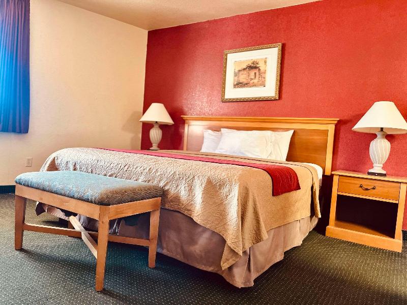 Econo Lodge Del Rio image