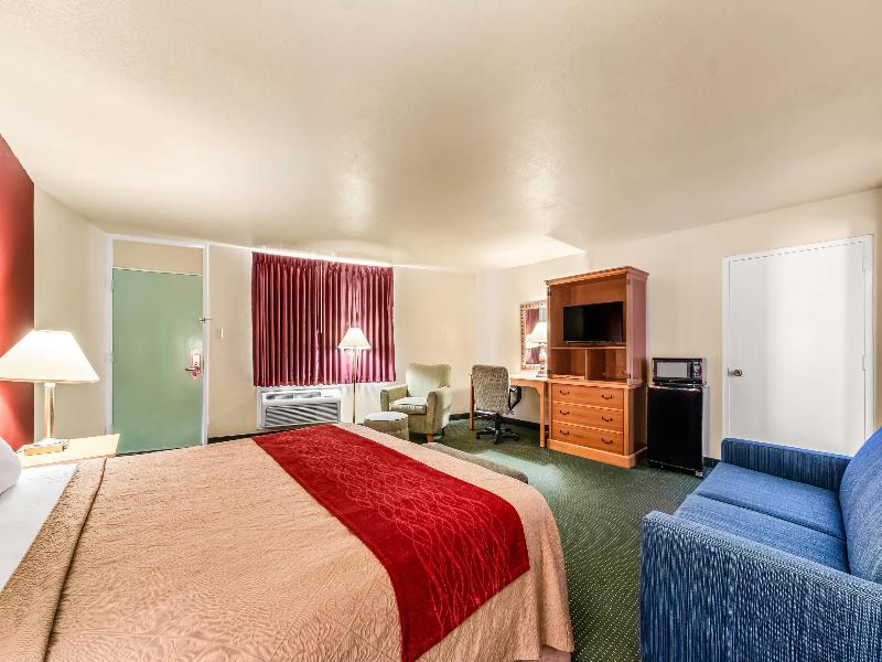 Econo Lodge Del Rio image