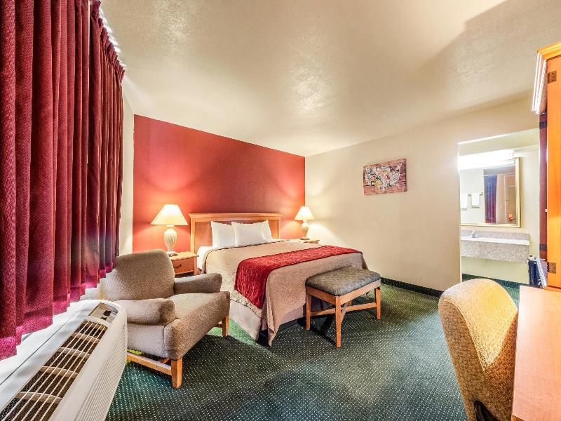 Econo Lodge Del Rio image