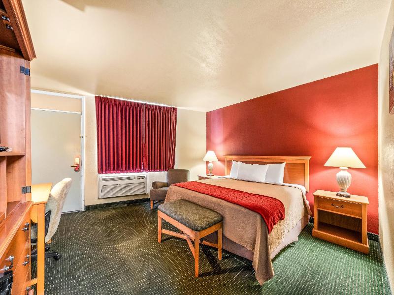Econo Lodge Del Rio image