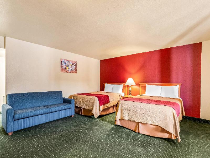 Econo Lodge Del Rio image