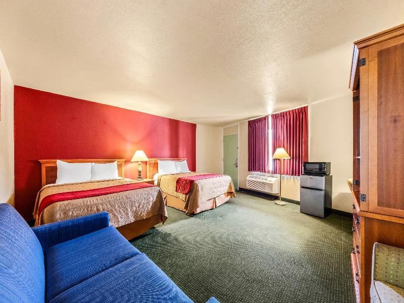 Econo Lodge Del Rio image