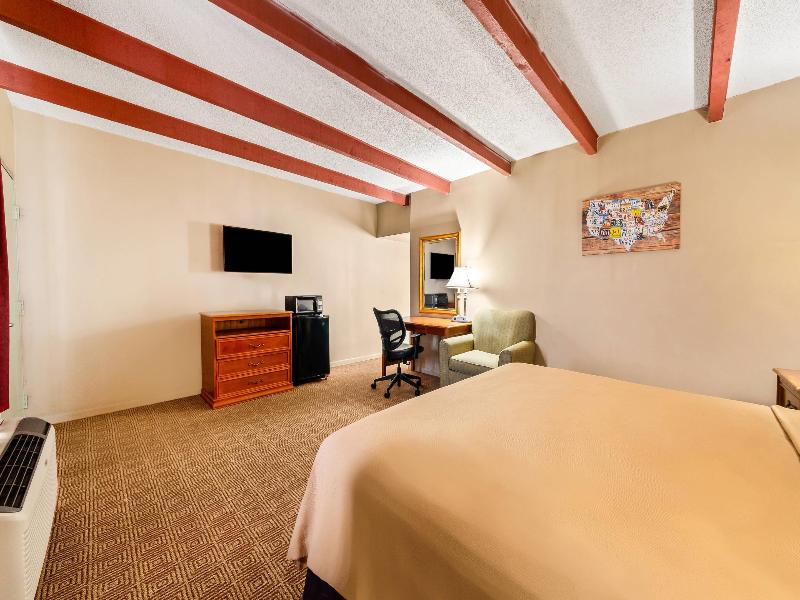Econo Lodge Del Rio image