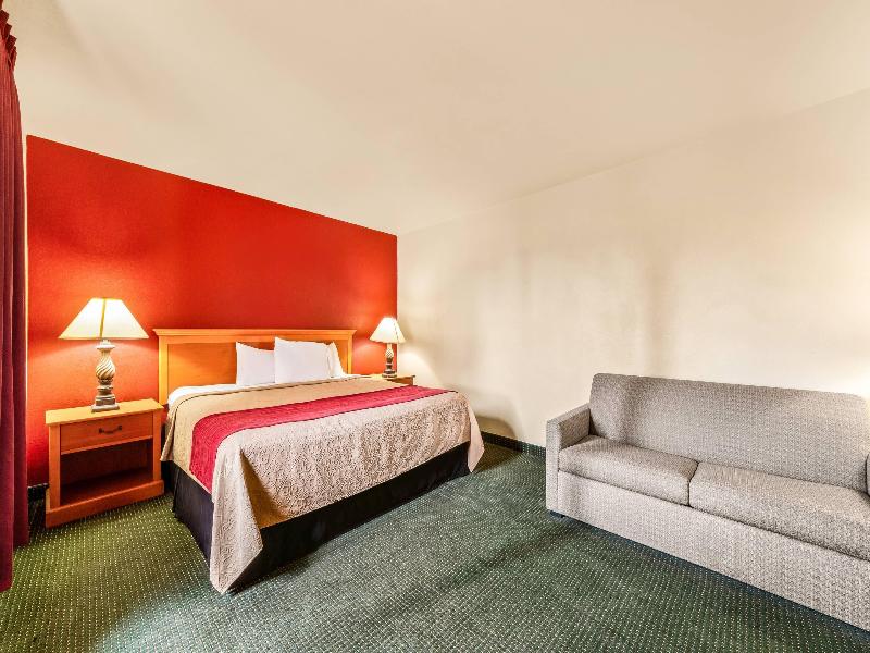Econo Lodge Del Rio image