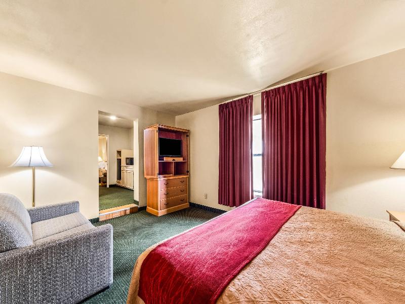 Econo Lodge Del Rio image