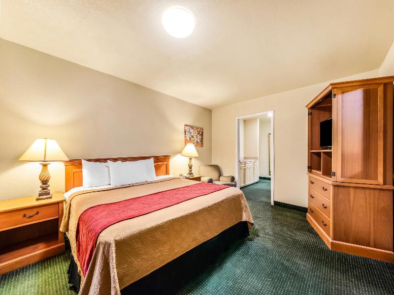 Econo Lodge Del Rio image