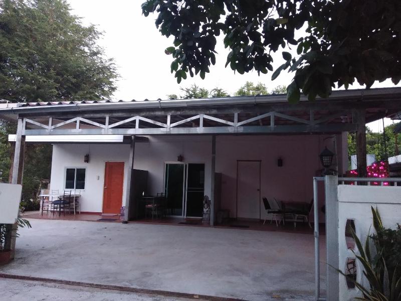 Chomlay Restaurant & Room for Rent image