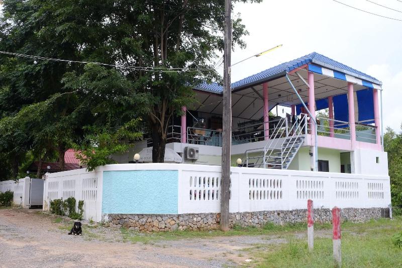 Chomlay Restaurant & Room for Rent image