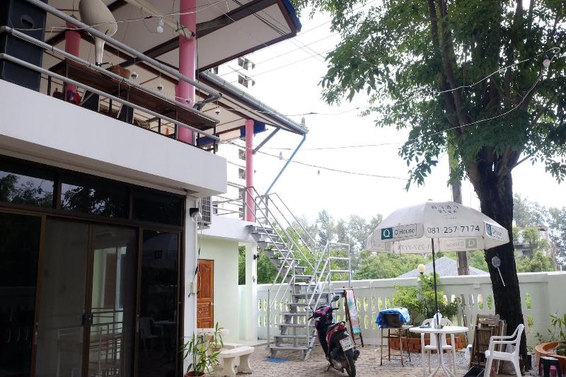 Chomlay Restaurant & Room for Rent image