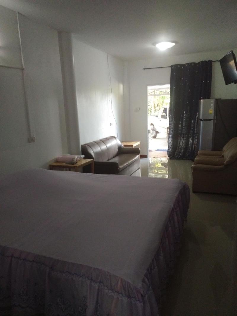 Chomlay Restaurant & Room for Rent image