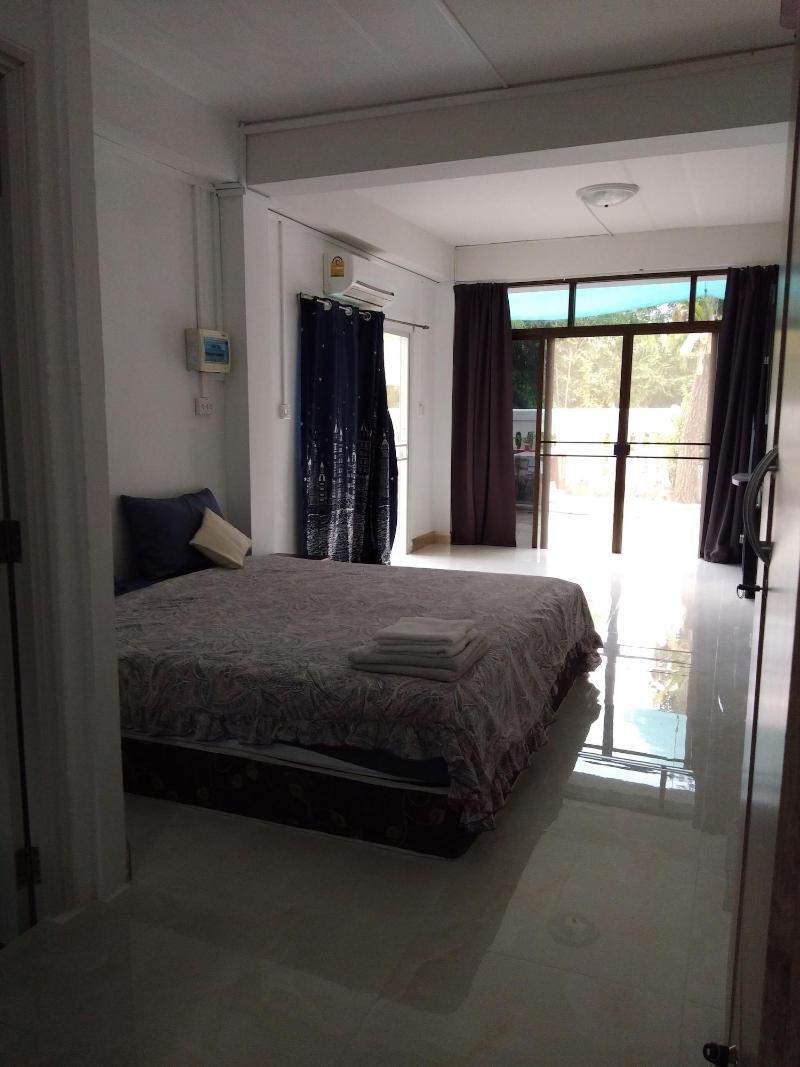 Chomlay Restaurant & Room for Rent image