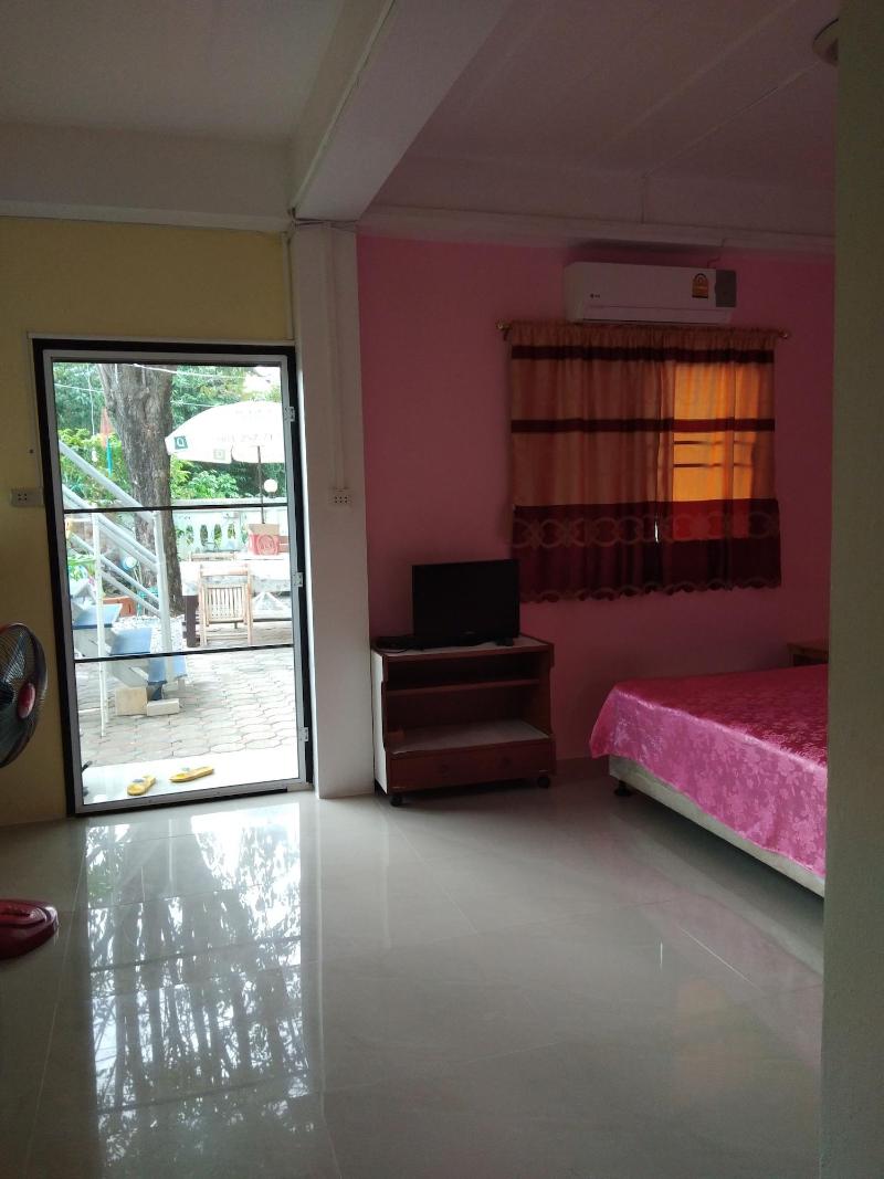 Chomlay Restaurant & Room for Rent image