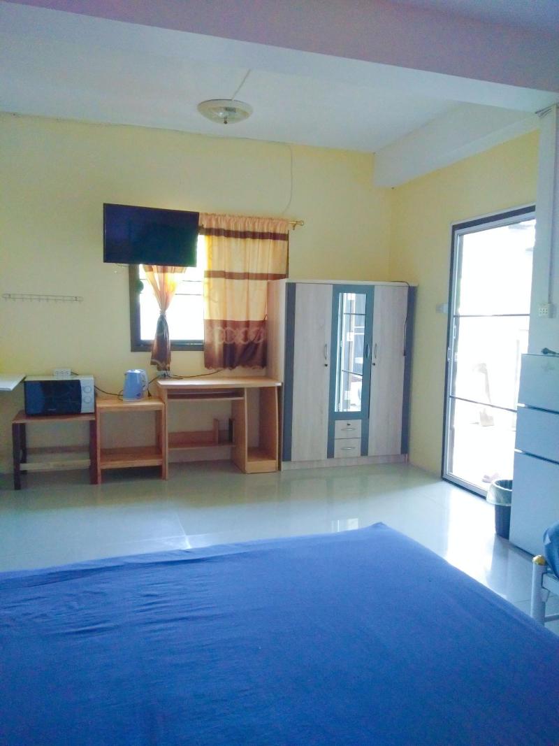 Chomlay Restaurant & Room for Rent image