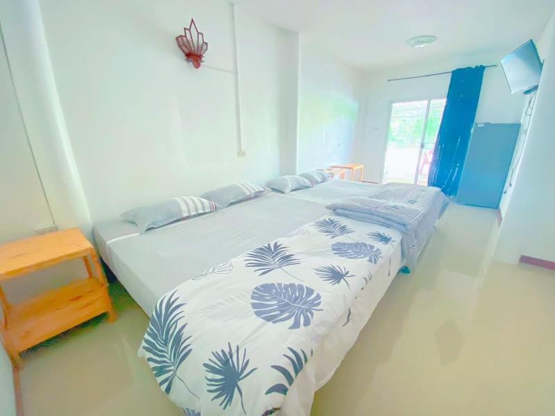 Chomlay Restaurant & Room for Rent image