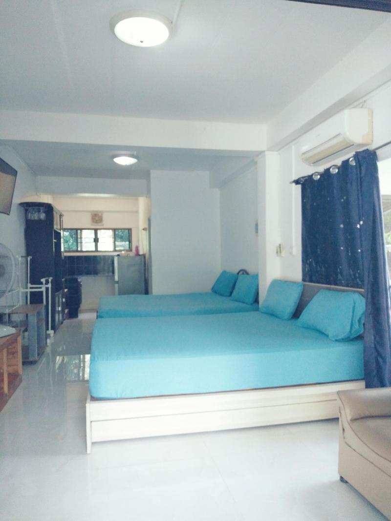 Chomlay Restaurant & Room for Rent image