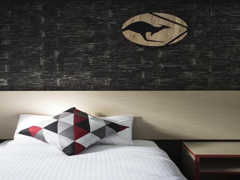 Nightcap At Jamison Hotel image