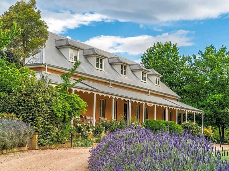Fitzroy Inn Historic Retreat image