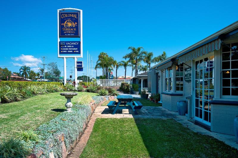 Colonial Terrace Motor Inn image