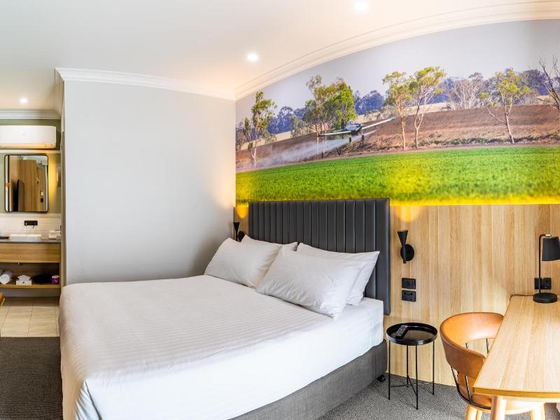 Royal Hotel Moree image