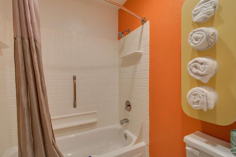 Motel 6 Waukegan, Il image