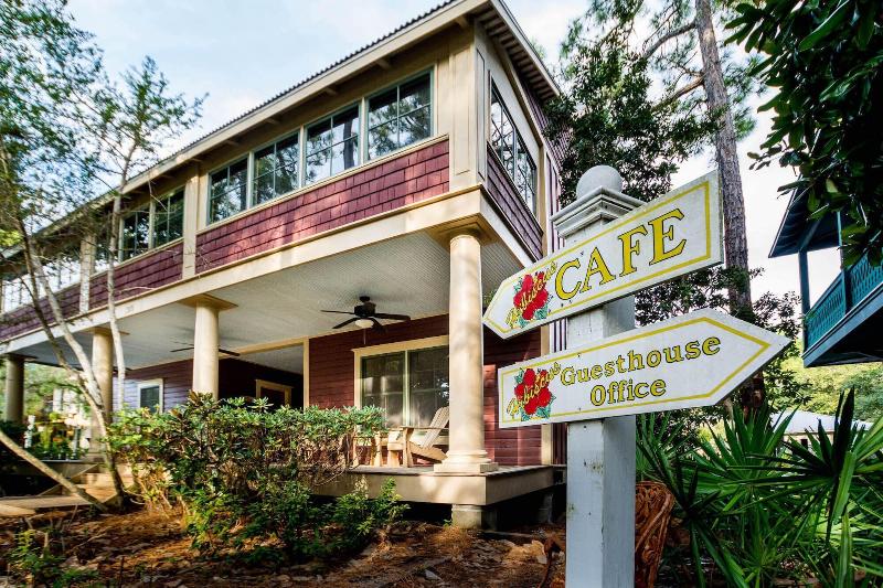 Hibiscus Coffee & Guesthouse image