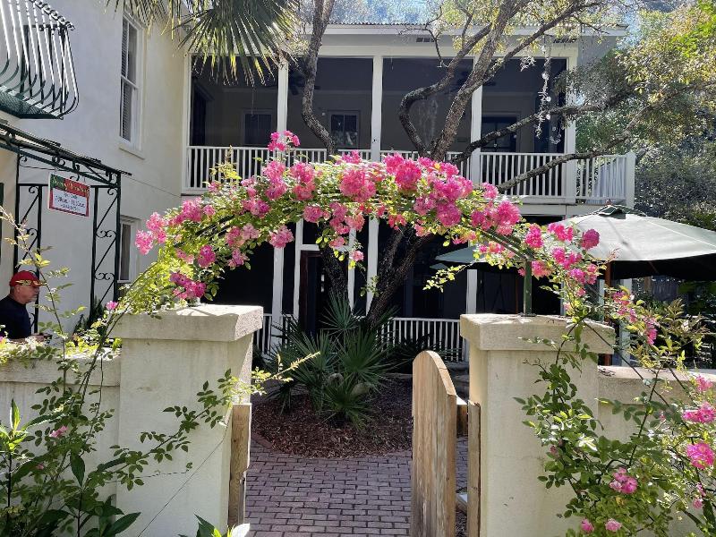 Hibiscus Coffee & Guesthouse image