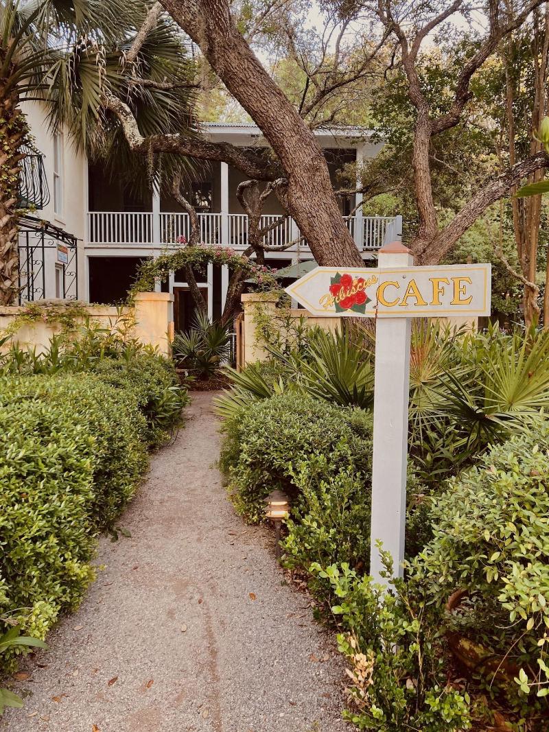 Hibiscus Coffee & Guesthouse image