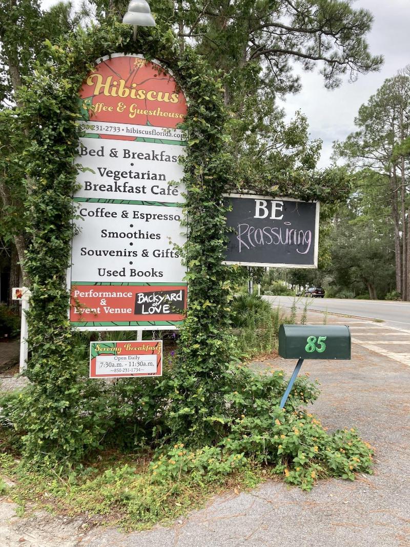 Hibiscus Coffee & Guesthouse image