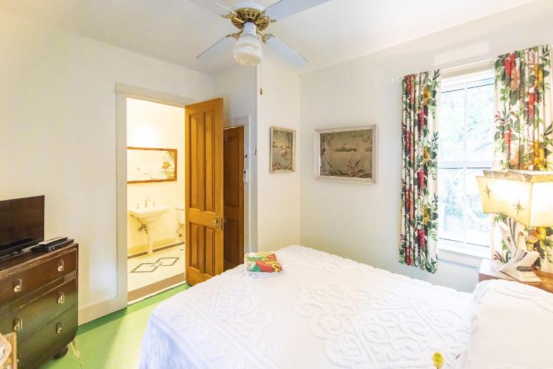 Hibiscus Coffee & Guesthouse image