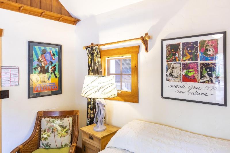 Hibiscus Coffee & Guesthouse image