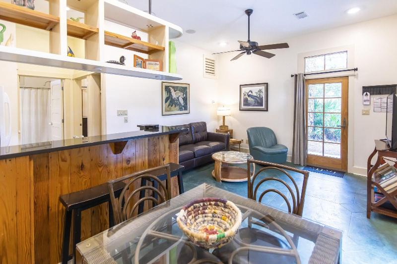 Hibiscus Coffee & Guesthouse image