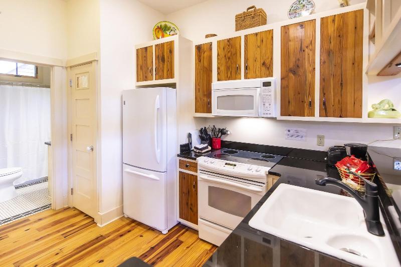 Hibiscus Coffee & Guesthouse image