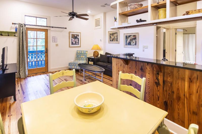 Hibiscus Coffee & Guesthouse image