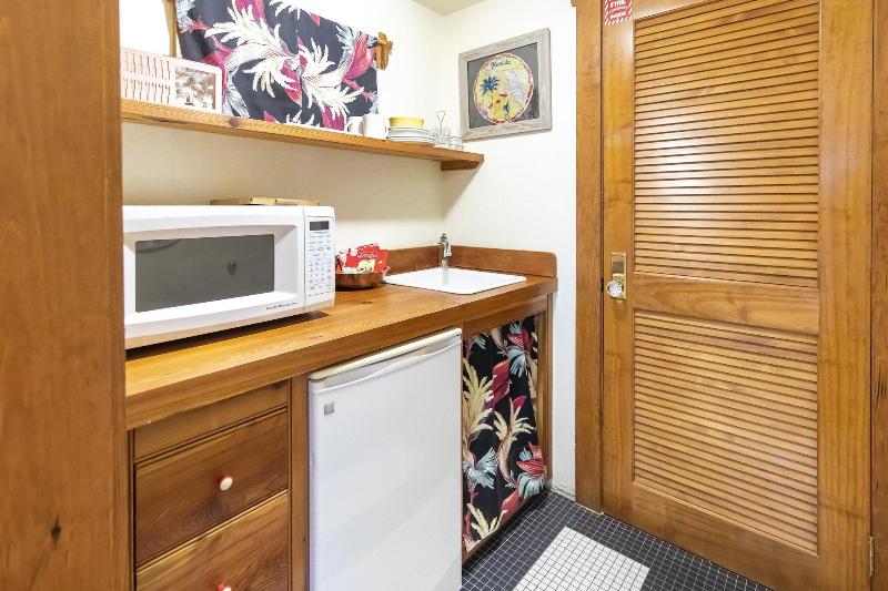 Hibiscus Coffee & Guesthouse image
