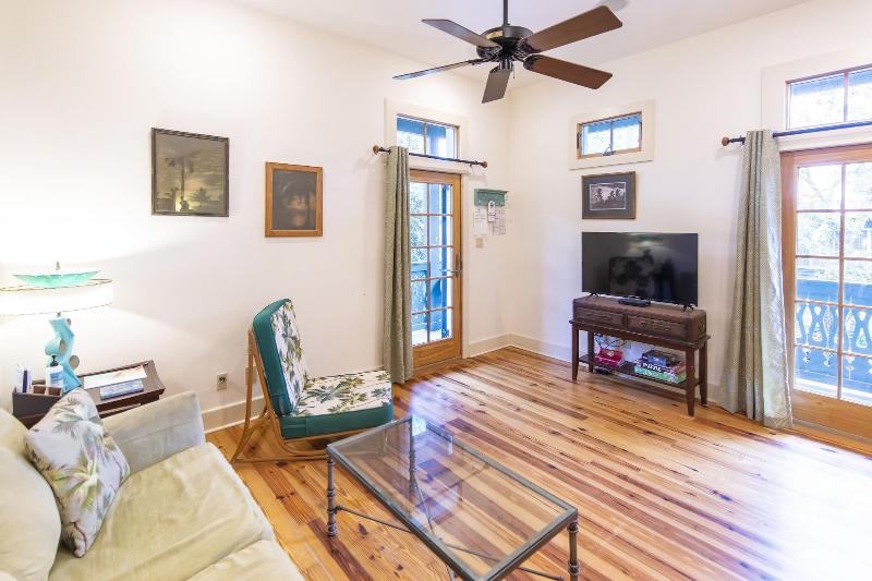 Hibiscus Coffee & Guesthouse image