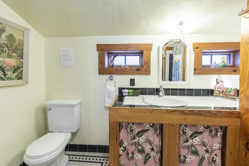 Hibiscus Coffee & Guesthouse image