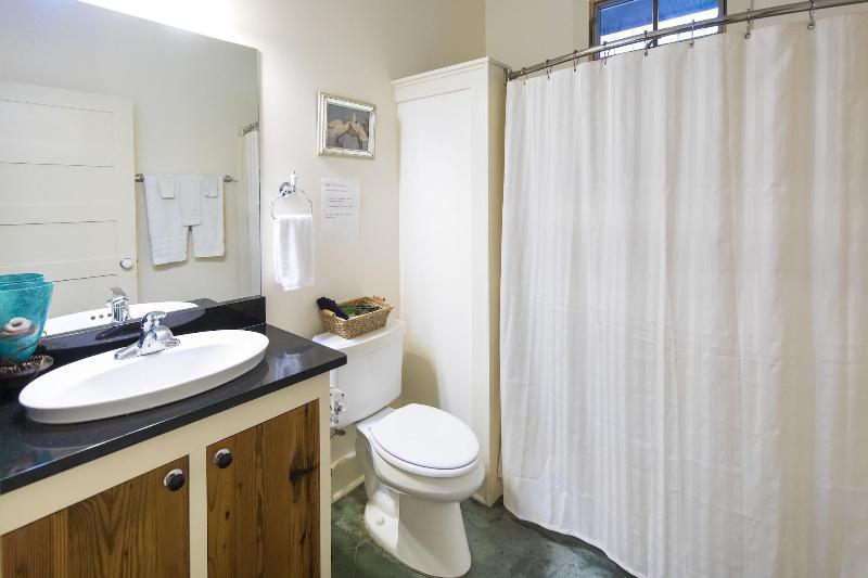Hibiscus Coffee & Guesthouse image