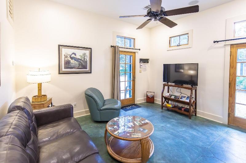 Hibiscus Coffee & Guesthouse image