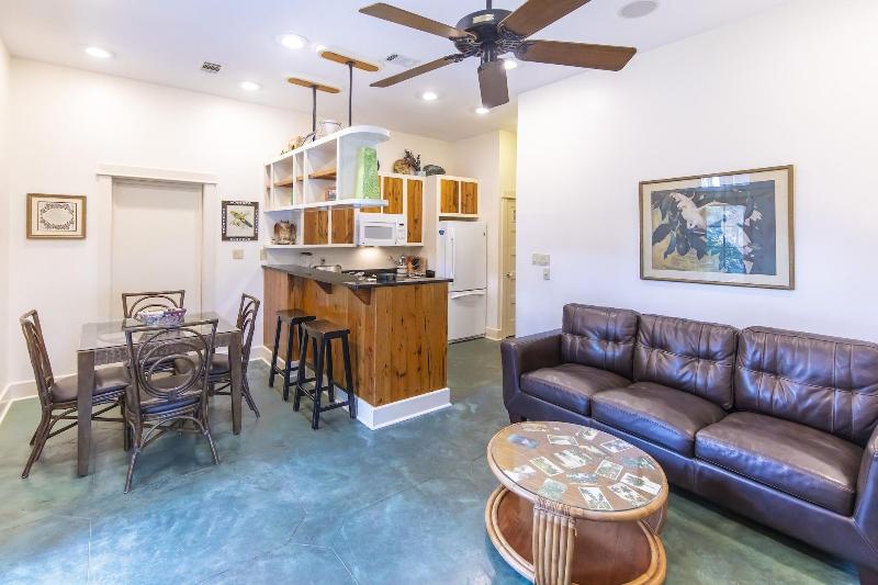 Hibiscus Coffee & Guesthouse image