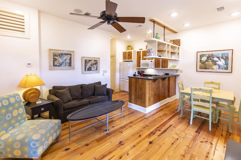 Hibiscus Coffee & Guesthouse image
