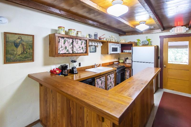 Hibiscus Coffee & Guesthouse image