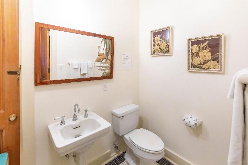 Hibiscus Coffee & Guesthouse image