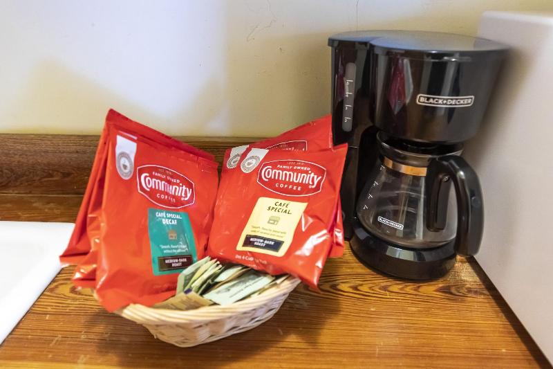 Hibiscus Coffee & Guesthouse image