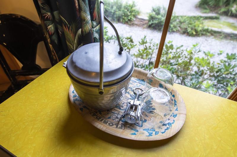 Hibiscus Coffee & Guesthouse image