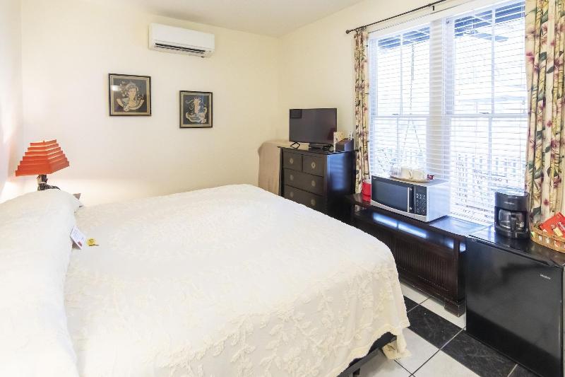Hibiscus Coffee & Guesthouse image