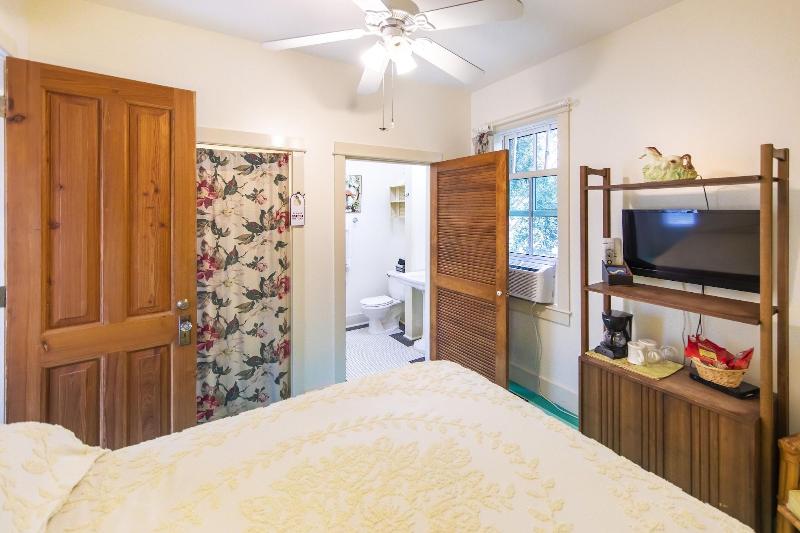 Hibiscus Coffee & Guesthouse image