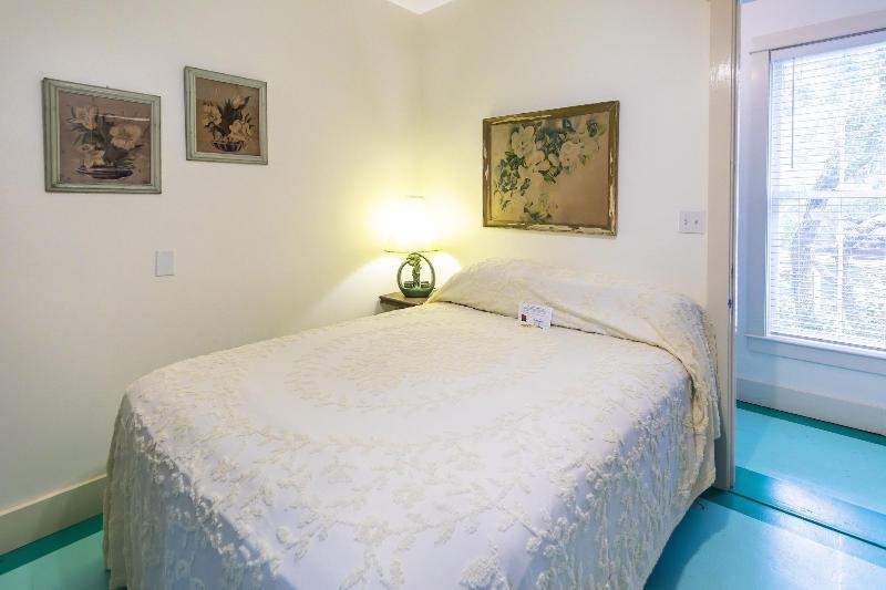 Hibiscus Coffee & Guesthouse image