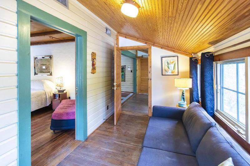 Hibiscus Coffee & Guesthouse image