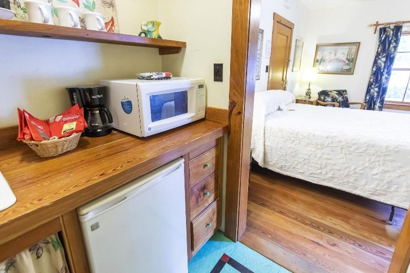 Hibiscus Coffee & Guesthouse image