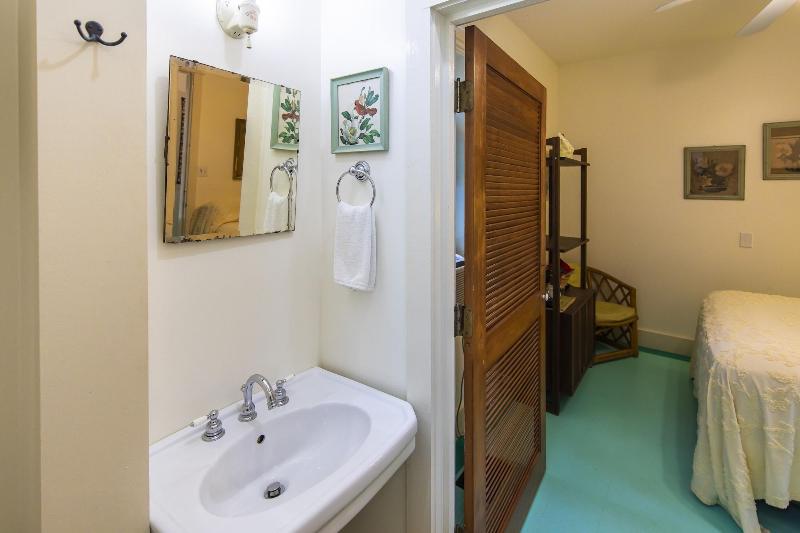 Hibiscus Coffee & Guesthouse image